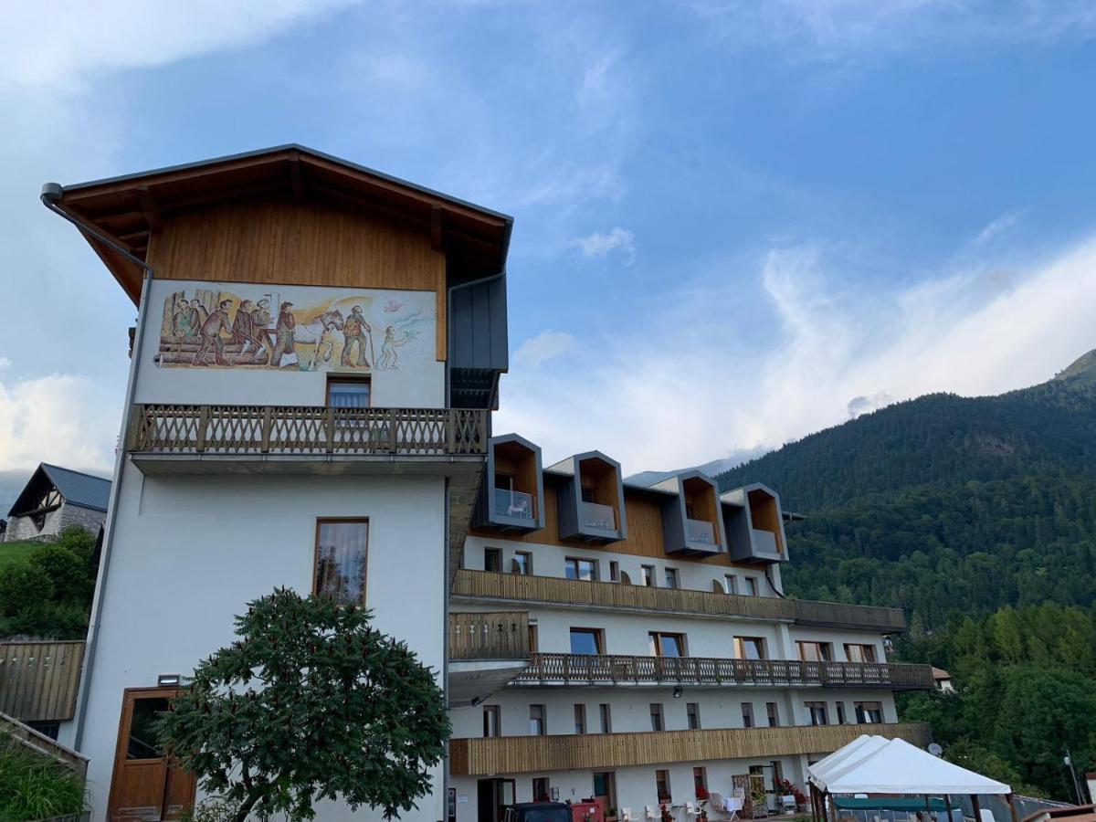 Albergo Croce D'Aune Pedavena Kültér fotó